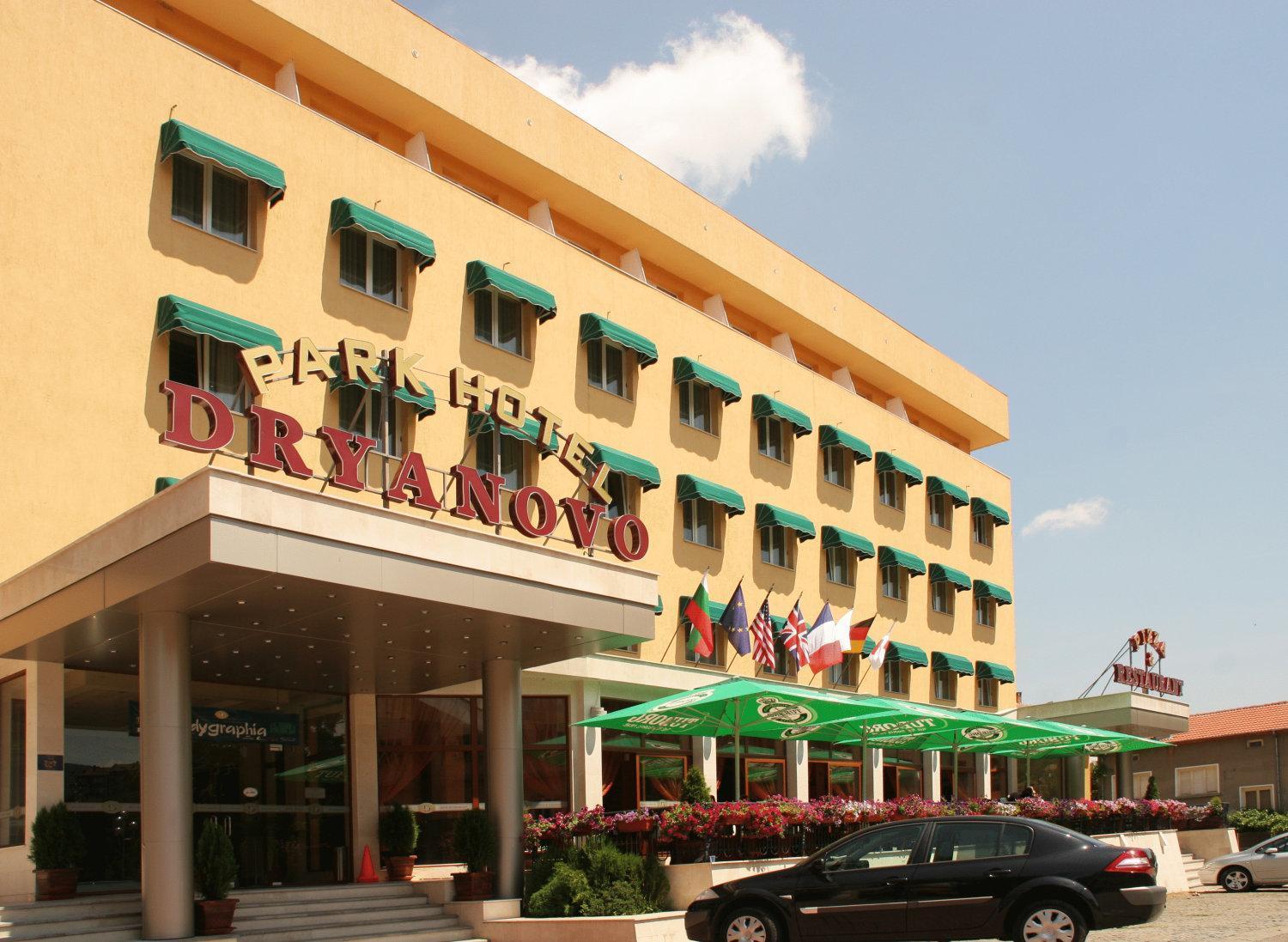 Park Hotel Drjanovo Exteriör bild
