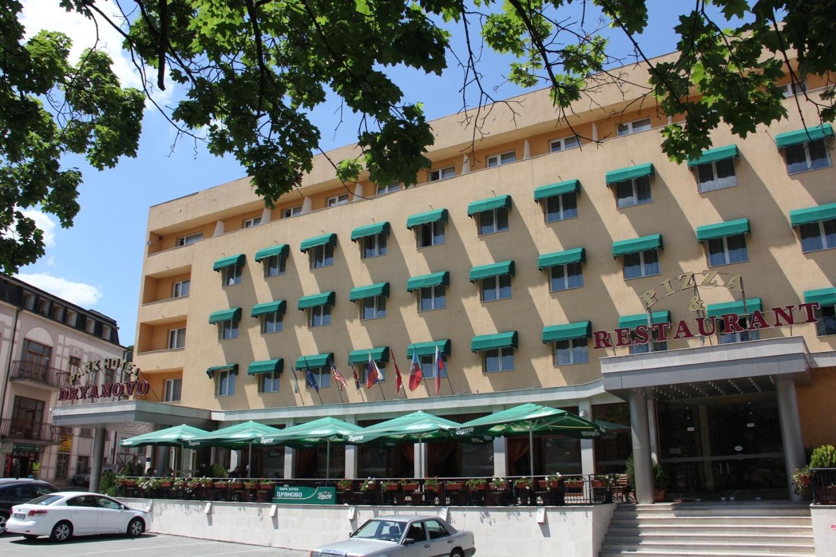 Park Hotel Drjanovo Exteriör bild
